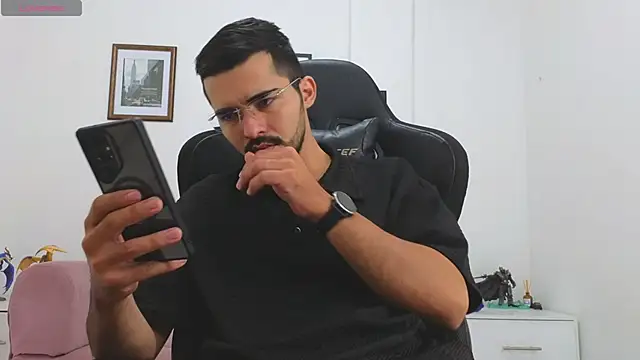 Snapshot of Massimoo_07 chatting on October 11, 2025, 1:31 pm Massimoo 07 online show from October 11, 2025, 1:31 pm