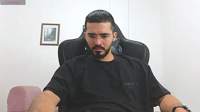 Massimoo 07 online show from December 3, 2025, 4:38 pm