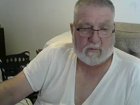 viejo oso online show from October 4, 2025, 9:57 pm