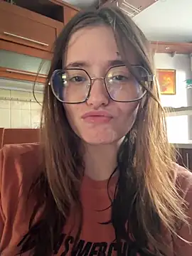 Snapshot of Sabrina_shells chatting on June 10, 2026, 9:52 am Sabrina shells online show from June 10, 2026, 9:52 am