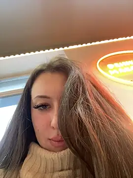AndreaMood online show from January 3, 2025, 8:54 am