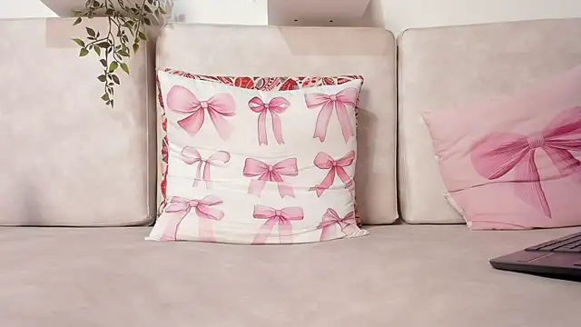 Snapshot of Carolina_Burninng chatting on March 8, 2025, 2:23 am Carolina Burninng online show from March 8, 2025, 2:23 am