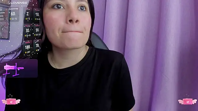 Snapshot of Carolina_Burninng chatting on September 22, 2025, 10:34 pm Carolina Burninng online show from September 22, 2025, 10:34 pm