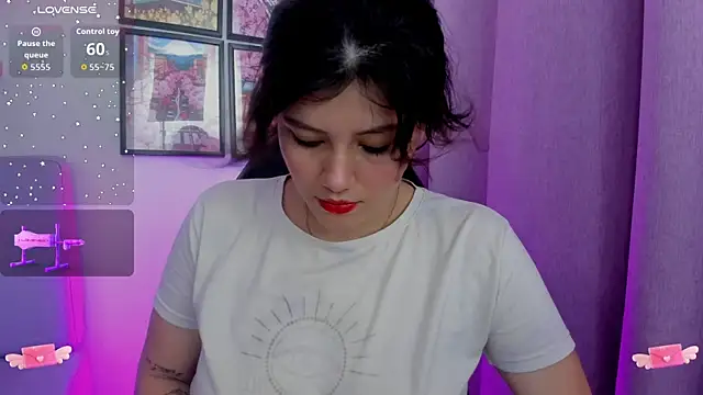 Snapshot of Carolina_Burninng chatting on September 24, 2025, 8:45 pm Carolina Burninng online show from September 24, 2025, 8:45 pm