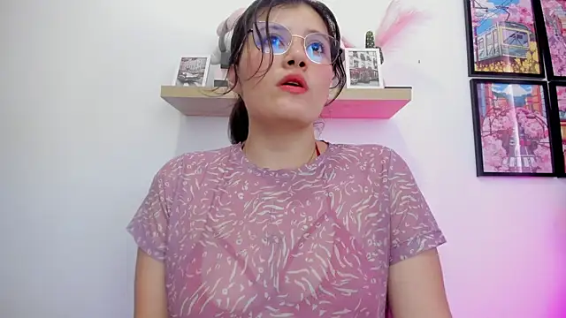 Snapshot of Carolina_Burninng chatting on September 27, 2025, 8:58 pm Carolina Burninng online show from September 27, 2025, 8:58 pm