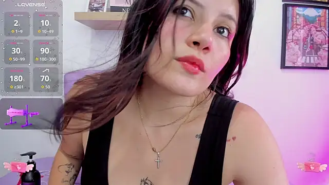 Snapshot of Carolina_Burninng chatting on October 2, 2025, 9:00 pm Carolina Burninng online show from October 2, 2025, 9:00 pm