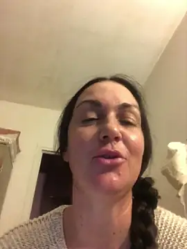 Snapshot of BELLAMORGANE1 chatting on November 4, 2025, 8:52 pm BELLAMORGANE1 online show from November 4, 2025, 8:52 pm