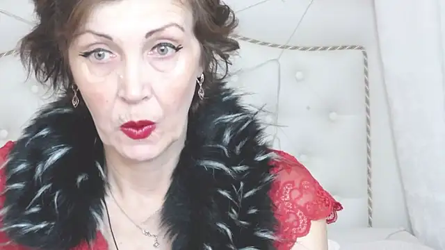 SilviaHart online show from October 3, 2025, 7:27 am