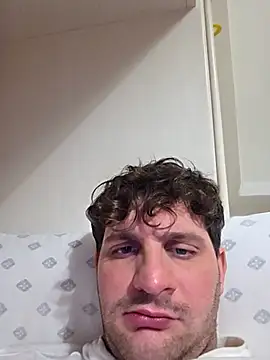 michemichemiche8 online show from January 15, 2026, 9:18 pm