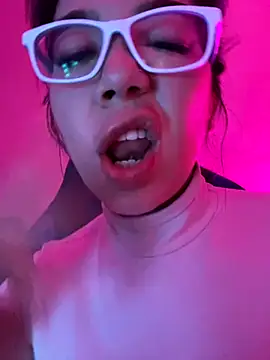 StarSex22 online show from October 19, 2025, 6:14 am