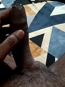 Poppymachi online show from April 5, 2026, 5:21 pm