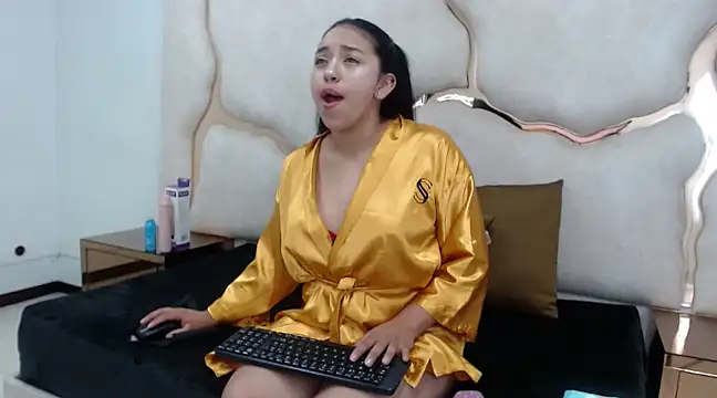 IsabellRodriguez18 online show from January 10, 2025, 3:07 am