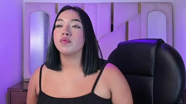 IsabellRodriguez18 online show from May 14, 2026, 3:24 am