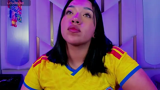 IsabellRodriguez18 online show from June 28, 2026, 4:07 am