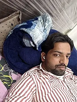 Snapshot of playboyz77 chatting on March 19, 2026, 11:36 am playboyz77 online show from March 19, 2026, 11:36 am