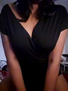 lizzzziee online show from December 28, 2024, 12:57 am