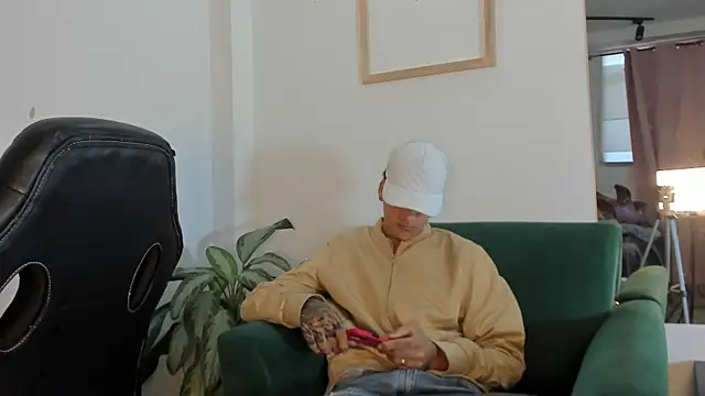 two milkyway online show from November 21, 2025, 12:59 pm