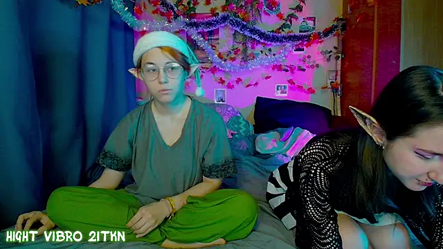 TrickyKitsune online show from December 19, 2025, 1:40 pm