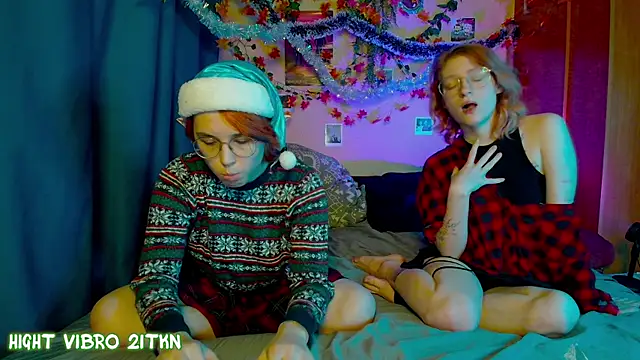 TrickyKitsune online show from December 21, 2025, 2:02 pm