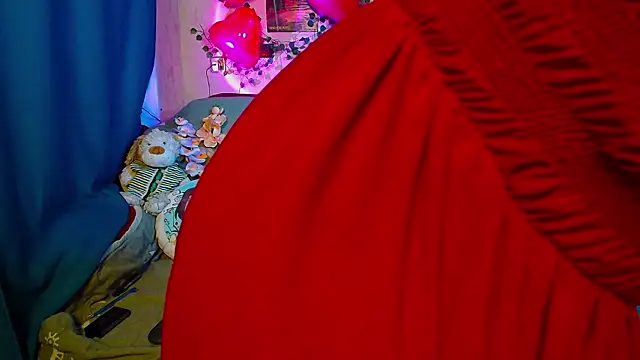 TrickyKitsune online show from February 12, 2026, 4:24 pm