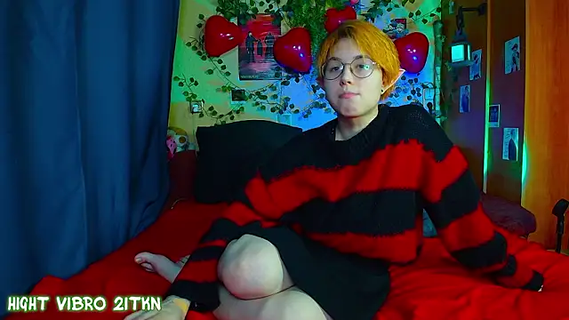 TrickyKitsune online show from February 26, 2026, 3:33 pm