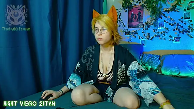 Snapshot of TrickyKitsune chatting on May 28, 2026, 11:51 am TrickyKitsune online show from May 28, 2026, 11:51 am