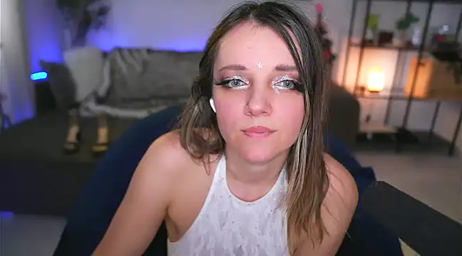 Snapshot of Magnetic_Amy chatting on January 1, 2025, 2:31 pm Magnetic Amy online show from January 1, 2025, 2:31 pm