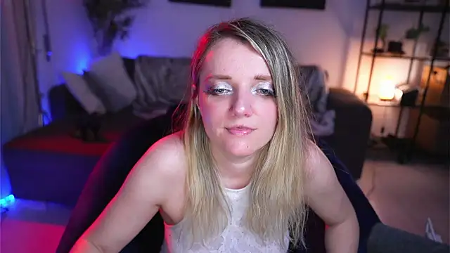 Snapshot of Magnetic_Amy chatting on March 1, 2025, 4:22 pm Magnetic Amy online show from March 1, 2025, 4:22 pm