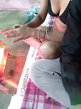 Snapshot of Coupleshow47 chatting on November 9, 2025, 10:41 pm Coupleshow47 online show from November 9, 2025, 10:41 pm