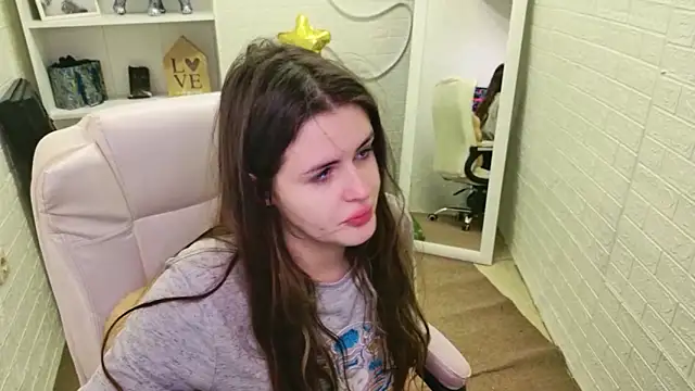 StellaFrost online show from December 15, 2025, 10:19 am