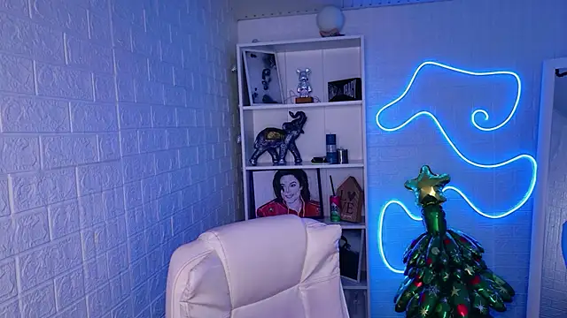 StellaFrost online show from December 18, 2025, 4:35 pm