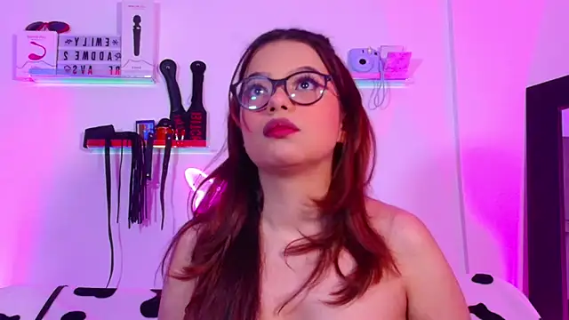 EmiF26 online show from November 22, 2025, 11:59 pm