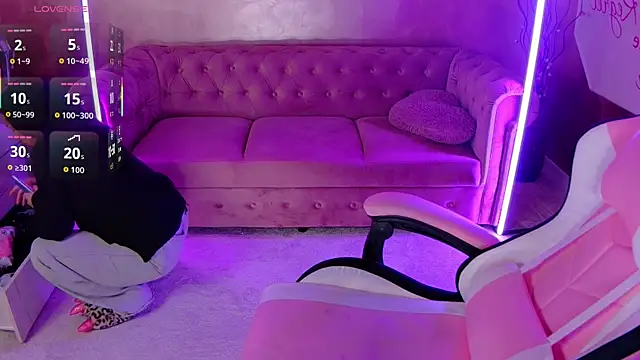 Snapshot of evanew_ chatting on October 5, 2025, 6:50 pm evanew  online show from October 5, 2025, 6:50 pm