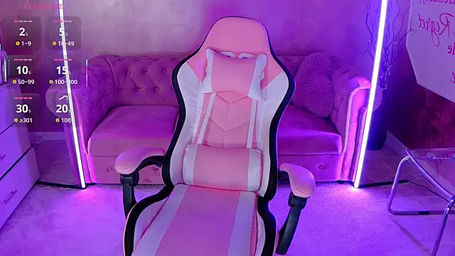 Snapshot of evanew_ chatting on October 9, 2025, 5:11 pm evanew  online show from October 9, 2025, 5:11 pm