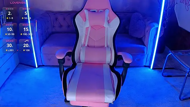 Snapshot of evanew_ chatting on October 24, 2025, 4:58 pm evanew  online show from October 24, 2025, 4:58 pm