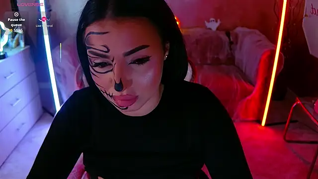 Snapshot of evanew_ chatting on October 31, 2025, 6:42 pm evanew  online show from October 31, 2025, 6:42 pm