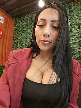 Isabellitasexi38 online show from July 22, 2026, 3:31 am