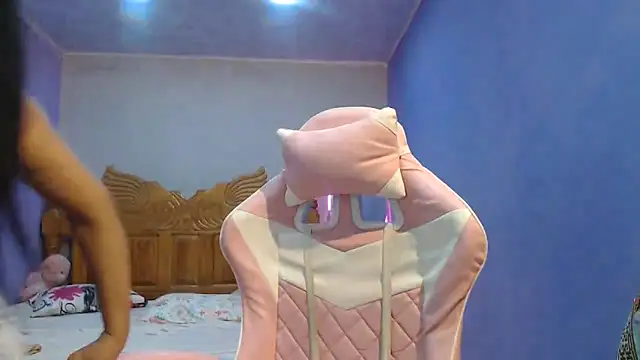 Coral0403 online show from October 20, 2025, 6:30 pm