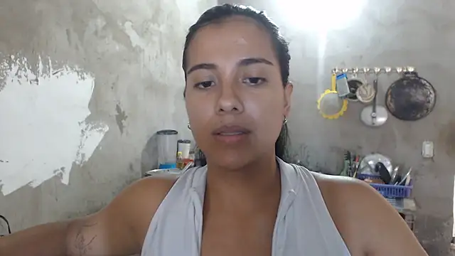 Coral0403 online show from June 12, 2026, 7:24 pm