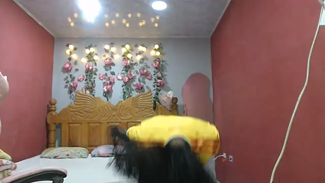 Coral0403 online show from June 27, 2026, 5:51 pm