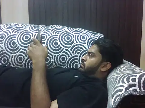 indihotguy online show from October 4, 2025, 10:46 am