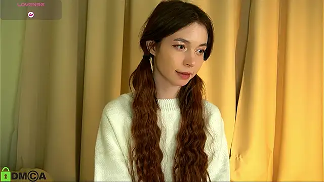 LittleOriana online show from February 14, 2025, 2:39 am