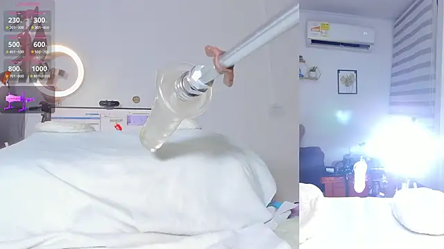 Maria Jones  online show from October 15, 2025, 1:39 am