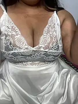 tanvihot2 online show from January 3, 2025, 3:33 pm