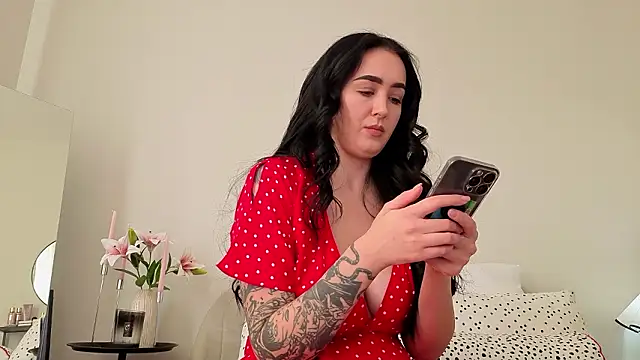 KimKhallifa online show from March 4, 2026, 6:19 am