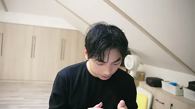 chinalover4199 online show from April 9, 2026, 6:19 am