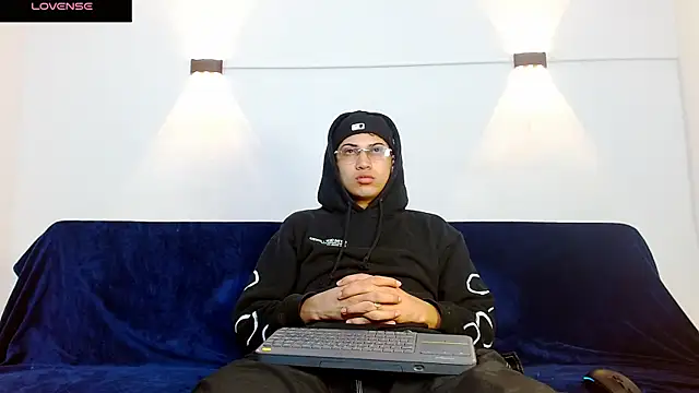 Snapshot of Br4ndxpimm chatting on October 22, 2025, 1:22 pm Br4ndxpimm online show from October 22, 2025, 1:22 pm