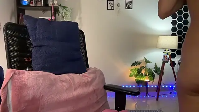 roseofvenom online show from December 5, 2025, 8:38 pm