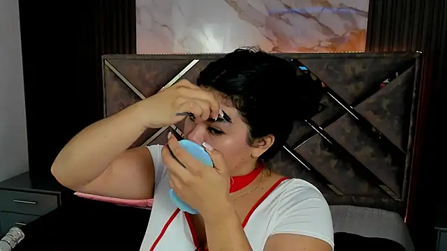 Snapshot of Geabloom chatting on September 13, 2025, 11:54 am Geabloom online show from September 13, 2025, 11:54 am