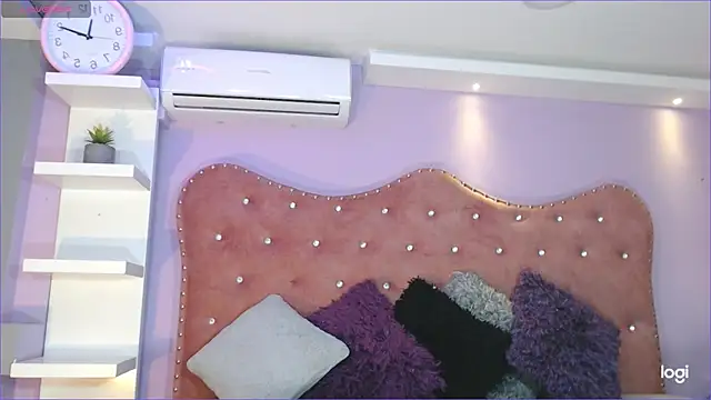 Snapshot of Annabelle-Villareal chatting on February 1, 2025, 7:55 pm Annabelle-Villareal online show from February 1, 2025, 7:55 pm